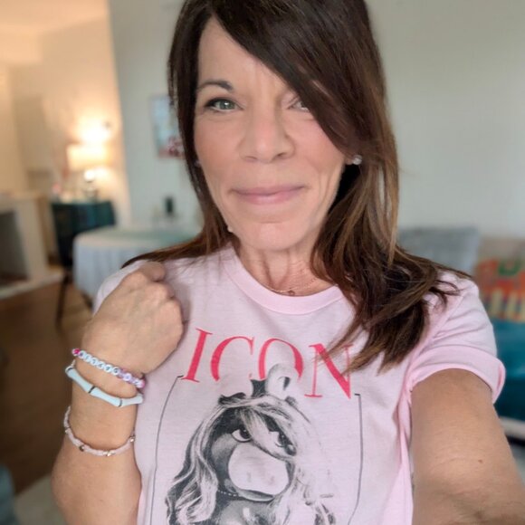 Meet your Posher, Lori - Picture 1 of 1